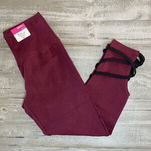 Flirtitude Active Yoga Crop Pants Women’s Size Small Workout New Burgundy Flirty